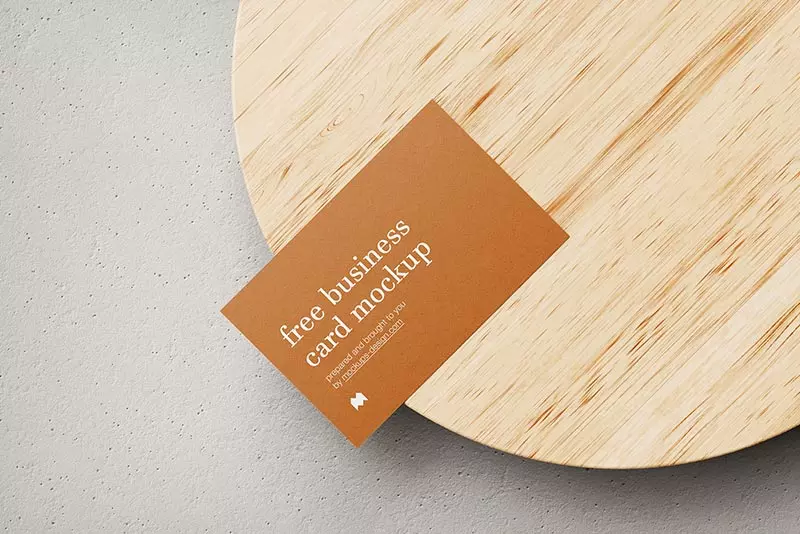 Business-cards-on-wooden-plate-4